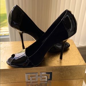 Gucci patent leather pumps